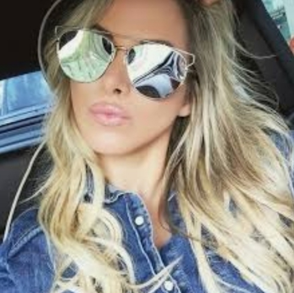 Meet your posher, Addison!